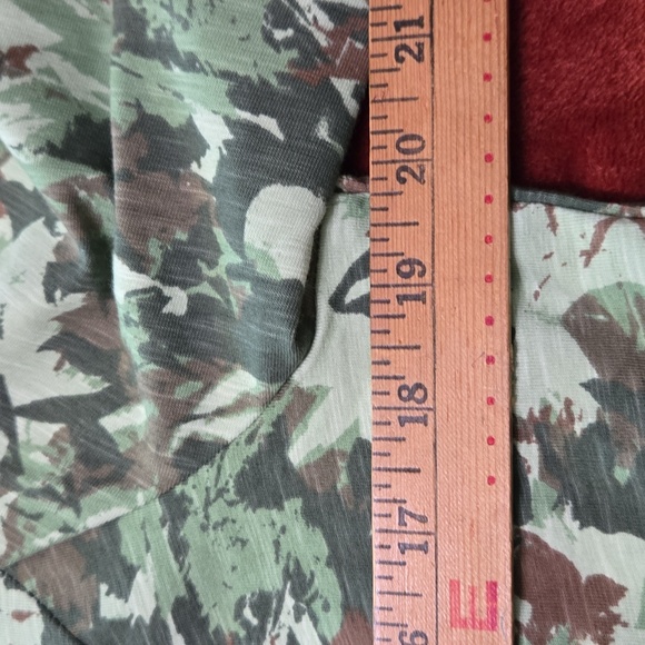 Green Boxy Relaxed Short Sleeve Tee - Picture 4 of 7